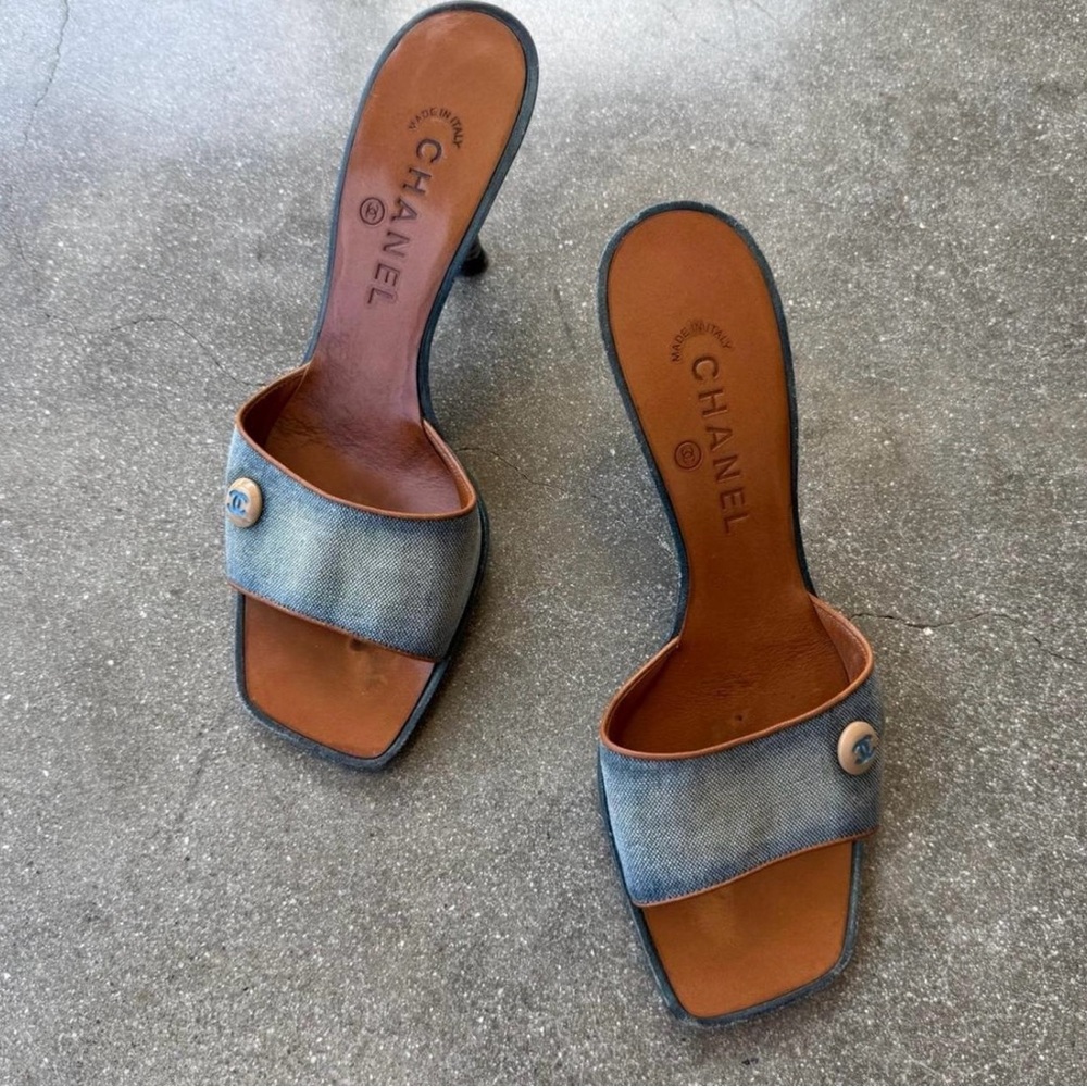 SOLD‼️Vintage CHANEL Women's Denim Blue sandal heels